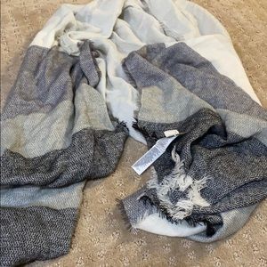 Old navy scarf